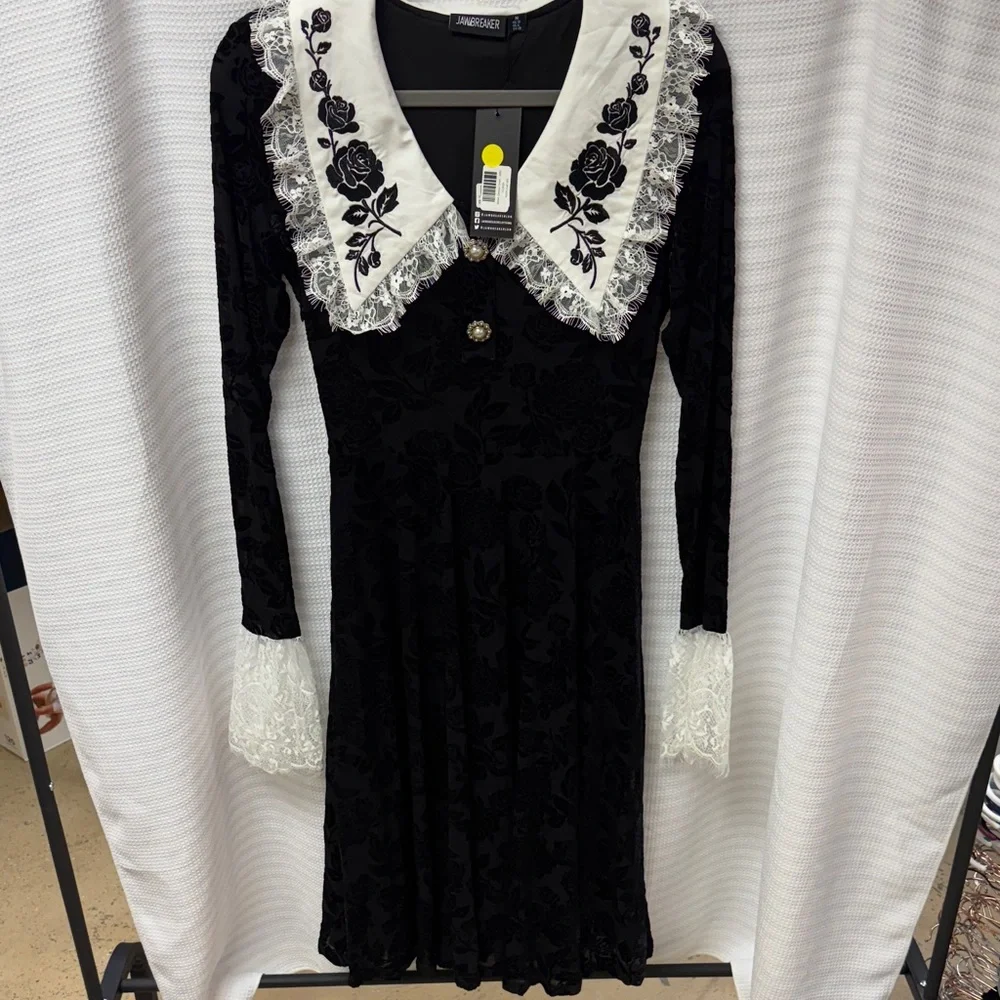 Jawbreaker Black Floral Lace Long Sleeve Velvet Devour Dress NWT - Picture 6 of 11